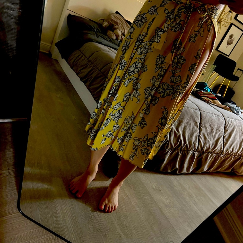Yellow HM skirt